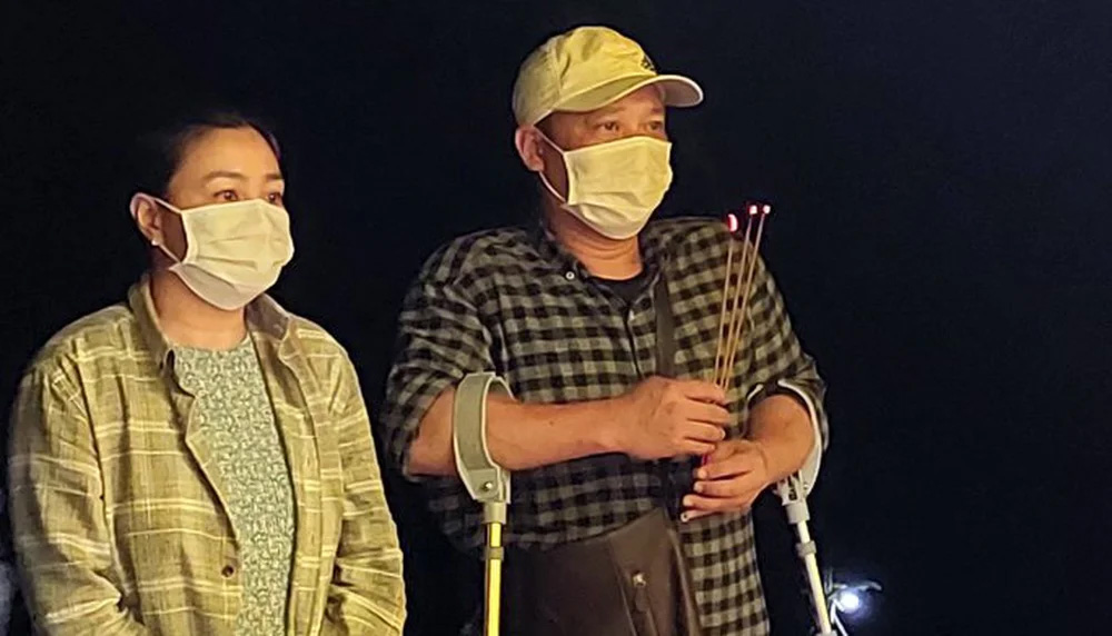 Giao con chữa bệnh, nhận lại hũ tro cốt: Cha cháu bé lên tiếng vụ dàn xếp 5 tỉ đồng-2