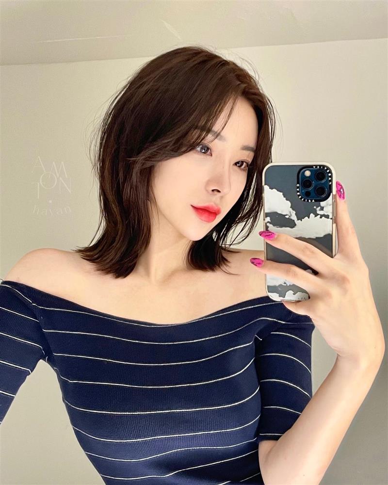 5 kiểu tóc ngắn không cần cắt mái vẫn giúp làm nhỏ mặt-14