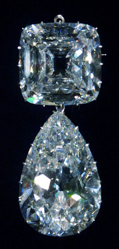 Ai là người sở hữu chiếc cài áo kim cương của Nữ hoàng Anh?-1