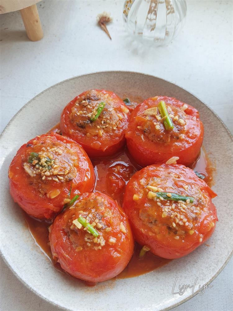 Mách bạn làm cà chua nhồi thịt nhìn đẹp, ăn ngon-2