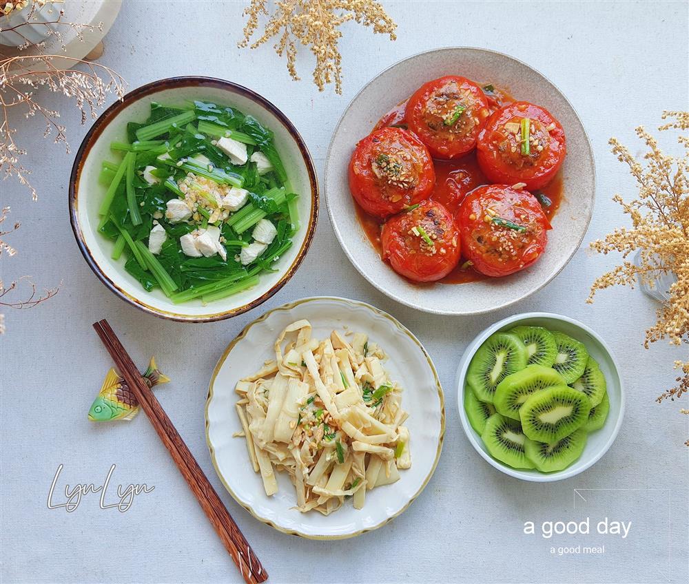 Mách bạn làm cà chua nhồi thịt nhìn đẹp, ăn ngon-4