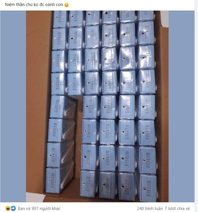 Vừa mua thùng sữa mới về, con có hành động khiến người mẹ nhìn vào muốn ngất xỉu-1