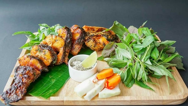 Cuối tuần mát mẻ, mẹ đảm làm cá nướng riềng mẻ thơm lừng nức mũi, ai ăn cũng tấm tắc khen ngon-4