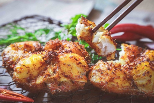 Cuối tuần mát mẻ, mẹ đảm làm cá nướng riềng mẻ thơm lừng nức mũi, ai ăn cũng tấm tắc khen ngon-6