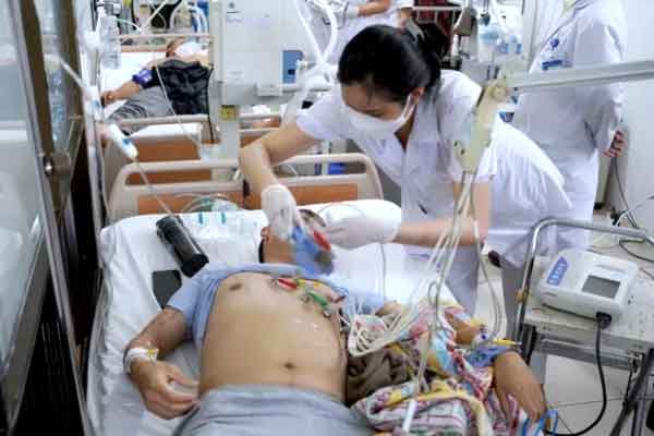 Rơi từ độ cao 6 m, nam công nhân tử vong-1