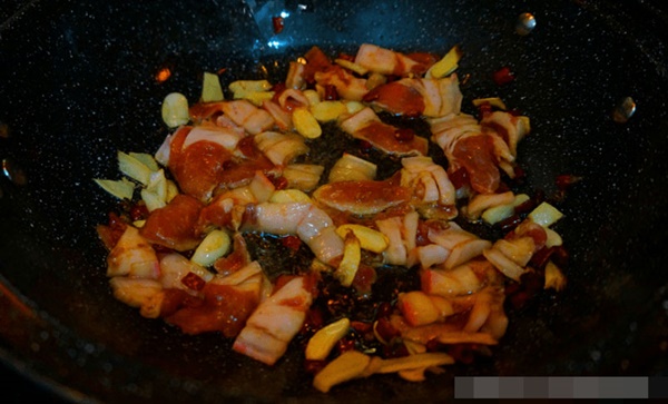 Khi xào bắp cải, đừng cho trực tiếp vào chảo, ghi nhớ 3 kỹ năng để bắp cải giòn ngon và xanh đẹp-5