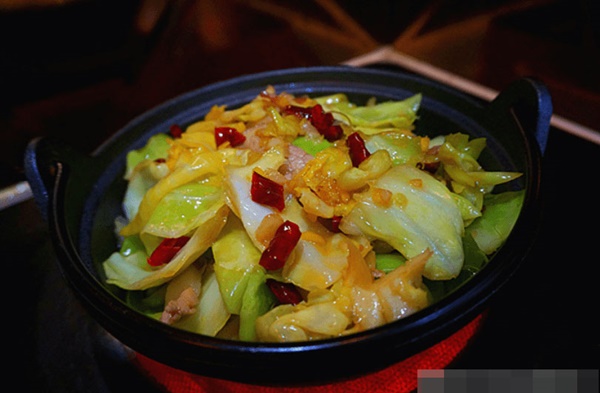 Khi xào bắp cải, đừng cho trực tiếp vào chảo, ghi nhớ 3 kỹ năng để bắp cải giòn ngon và xanh đẹp-7