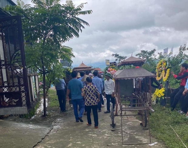 Hoàn cảnh xót xa của 3 đứa trẻ bỗng chốc mồ côi bố mẹ sau cơn lũ: Rất cần sự chung tay để các cháu tiếp tục được đi học”-2