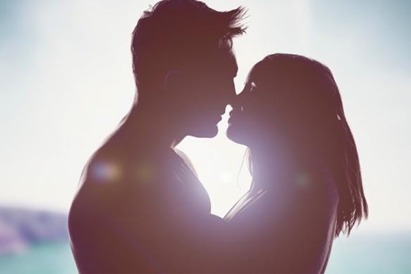 Người chồng bị cắm sừng nhận tiền bồi thường từ tình trẻ của vợ-1