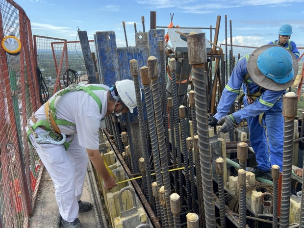 Sập sàn công tác tại dự án cầu Mỹ Thuận 2, một công nhân rơi xuống sông mất tích-1