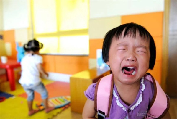 5 sai lầm của cha mẹ khiến trẻ ngang bướng khi ở nhà nhưng tự ti lúc ra ngoài-2