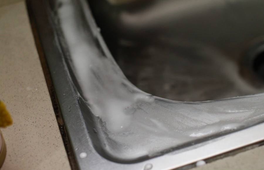 Bồn rửa bát sáng bóng như mới nhờ&nbsp;dùng thứ vật liệu có sẵn trong bếp này-4