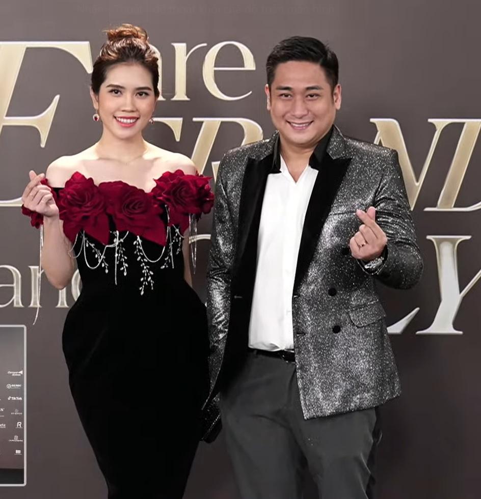 Lương Mỹ Kỳ lạ lẫm trên thảm đỏ, Kiều Loan hẳn 4 vệ sĩ vác đầm-12