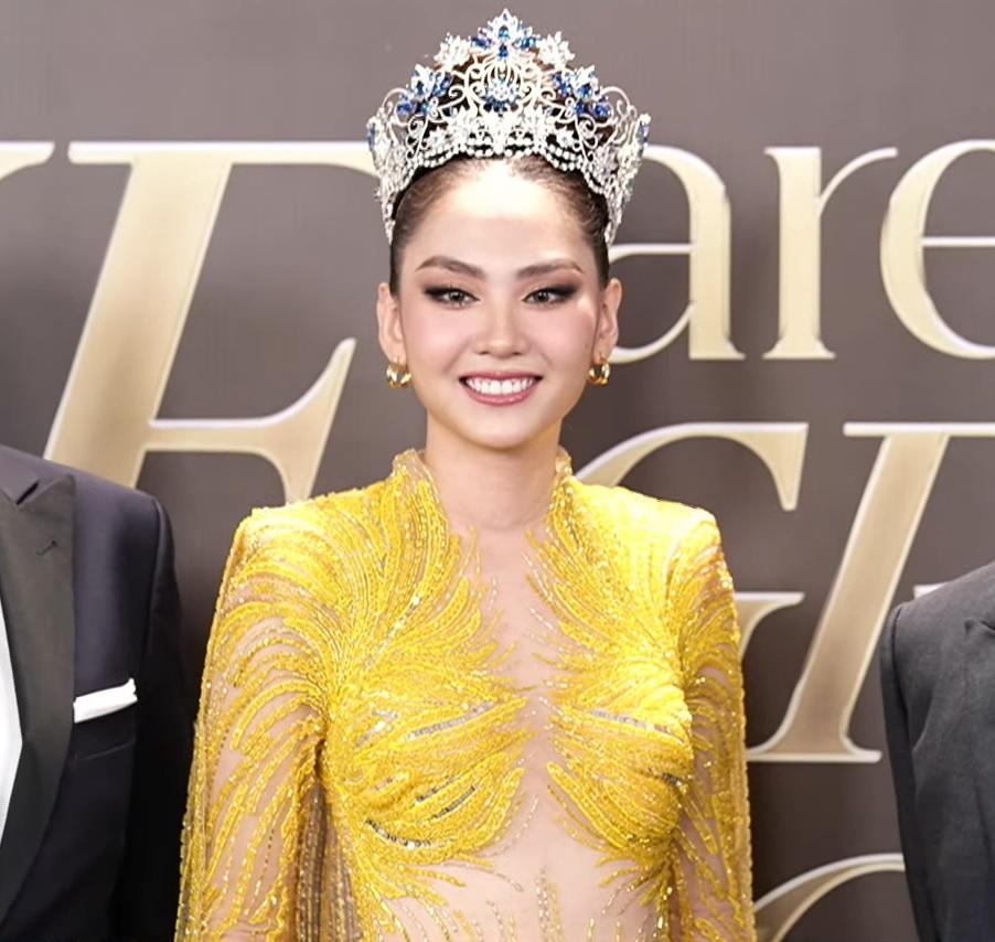 Lương Mỹ Kỳ lạ lẫm trên thảm đỏ, Kiều Loan hẳn 4 vệ sĩ vác đầm-14