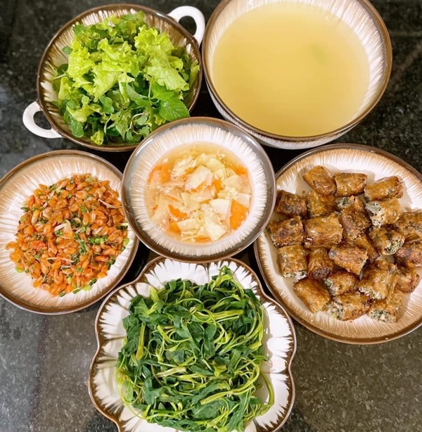 Nấu ăn kiểu tổ tiên mách bảo chứ không có công thức, loạt mâm cơm của mẹ đảm Yên Bái vẫn khiến chị em ngưỡng mộ-3