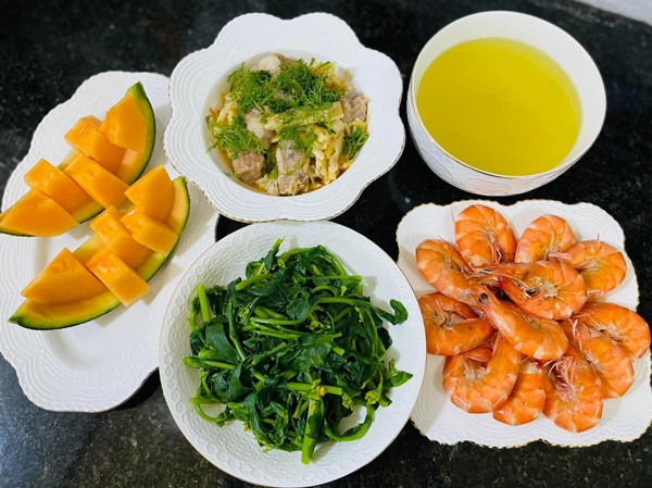 Nấu ăn kiểu tổ tiên mách bảo chứ không có công thức, loạt mâm cơm của mẹ đảm Yên Bái vẫn khiến chị em ngưỡng mộ-15