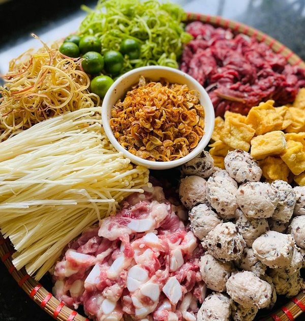 Nấu ăn kiểu tổ tiên mách bảo chứ không có công thức, loạt mâm cơm của mẹ đảm Yên Bái vẫn khiến chị em ngưỡng mộ-22