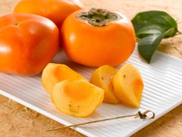 Hồng ngâm vào mùa, ngon khó cưỡng, nhưng những người sau tuyệt đối không nên ăn-3