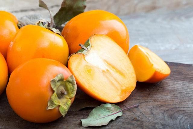 Hồng ngâm vào mùa, ngon khó cưỡng, nhưng những người sau tuyệt đối không nên ăn-1