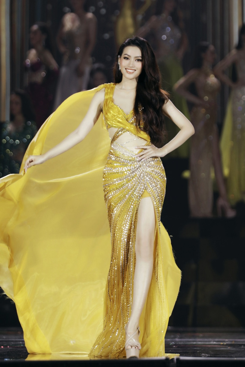 Đoàn Thiên Ân đăng quang Hoa hậu Hoà Bình Việt Nam 2022-2