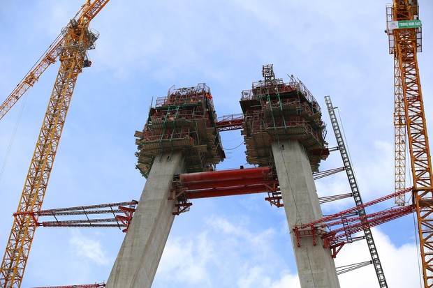 Cha, vợ nạn nhân mất tích trong vụ sập sàn cầu Mỹ Thuận 2 chờ đợi trong vô vọng-12