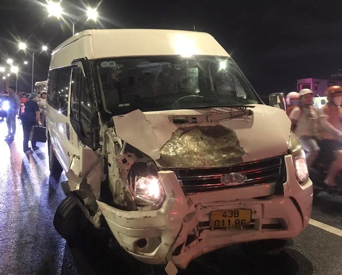 CLIP: Hiện trường xe khách tông hàng loạt xe máy ở Đà Nẵng-1