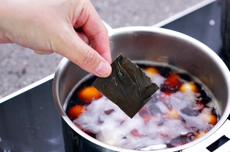 Mưa mát làm nồi trứng cút kho nấm ăn cơm thì ngon phải biết!-4