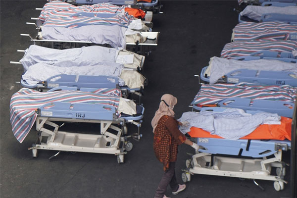 Số người chết trong vụ bạo loạn sân cỏ ở Indonesia tăng lên 174-1