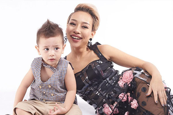 Thảo Trang khóc, hé lộ cuộc sống khó khăn khi làm mẹ đơn thân-4