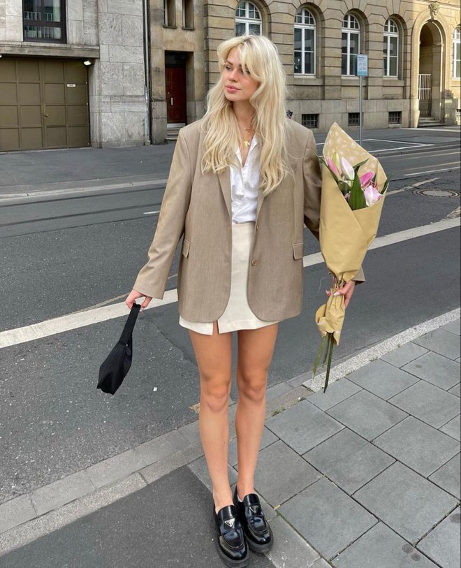 4 chiêu phối đồ mùa thu cực sang với áo blazer của phụ nữ Pháp-14