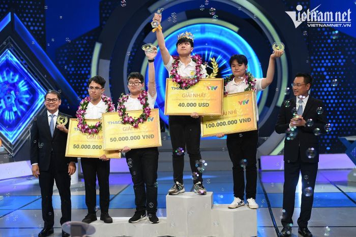 Chiến thắng đặc biệt của nam sinh bị trừ điểm oan trong chung kết Đường lên đỉnh Olympia-5