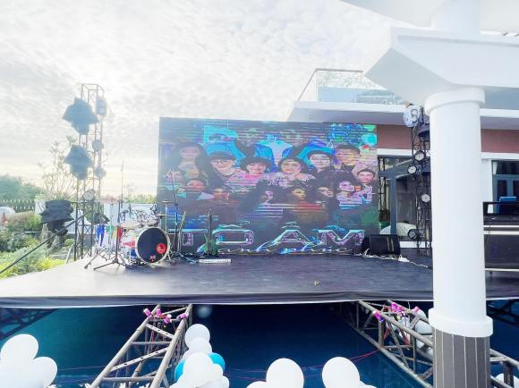 Hà Trí Quang và nửa kia mừng tân gia biệt thự siêu hoành tráng, dàn sao nô nức chúc mừng-10