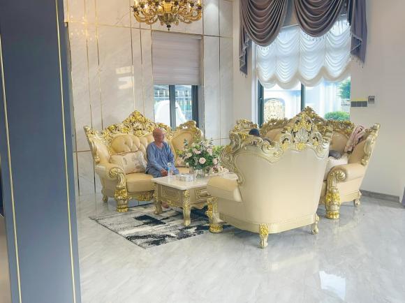 Hà Trí Quang và nửa kia mừng tân gia biệt thự siêu hoành tráng, dàn sao nô nức chúc mừng-14