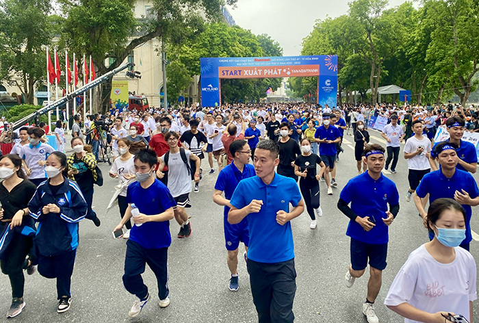 Gần 1.500 vận động viên tranh tài tại Chung kết Giải chạy Báo Hà Nội mới lần thứ 47 - Vì hòa bình-6