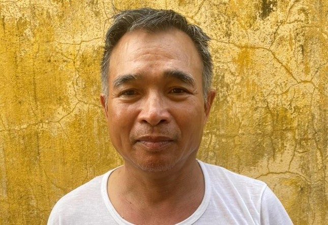 Bắt giữ người cha nhẫn tâm đổ xăng, phóng hỏa hại con ruột-1