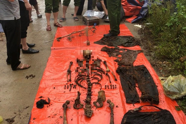 Tìm thấy thi thể cháu bé 4 tháng tuổi bị lũ cuốn-2