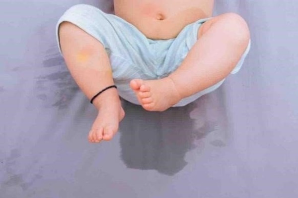 Gội đầu trong thời gian ở cữ có gây đau nửa đầu? Sự thật mà bà mẹ sau sinh nào cũng cần biết-5