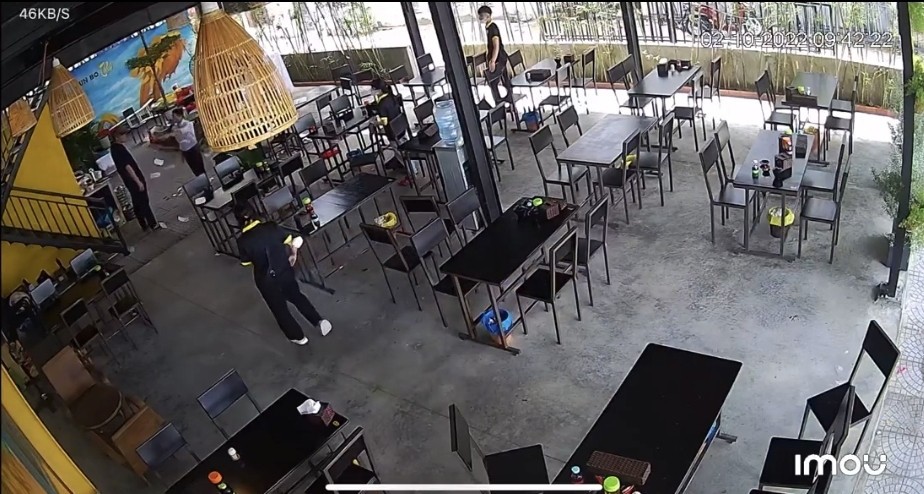 Sở TN&MT Đà Nẵng lên tiếng vụ cán bộ ném tiền trong quán ăn-1