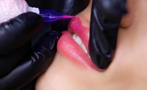 Bạn có đeo trang sức vàng mỗi ngày không? Nhớ cởi ra khi gặp 4 tình huống này, nếu không sẽ càng ngày càng hao mòn-5