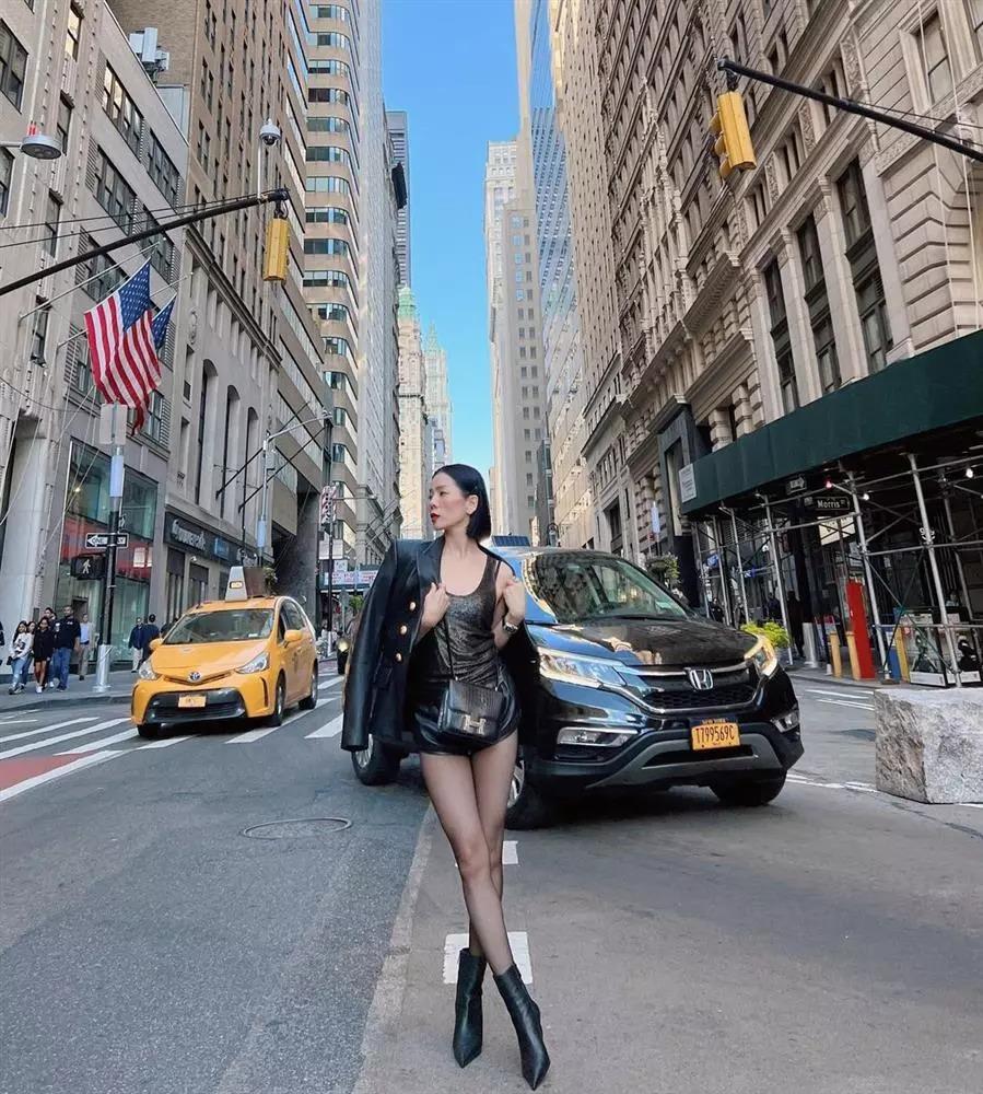 Lệ Quyên mặc lại chiếc áo gây tranh cãi chụp bên Nữ thần tự do-7