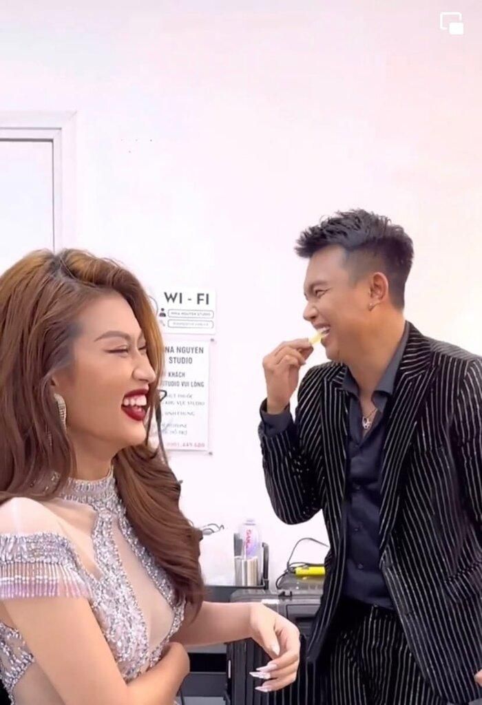 Xin nghỉ làm khi đăng quang Hoa hậu, chủ cửa hàng nói 1 câu khiến Thiên Ân ngỡ ngàng-2