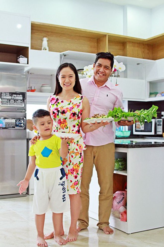 Ngắm trọn tổ ấm của nam đạo diễn cấm cửa vợ không được dao kéo-6