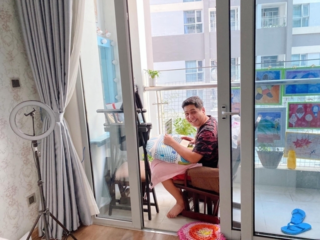 Ngắm trọn tổ ấm của nam đạo diễn cấm cửa vợ không được dao kéo-11