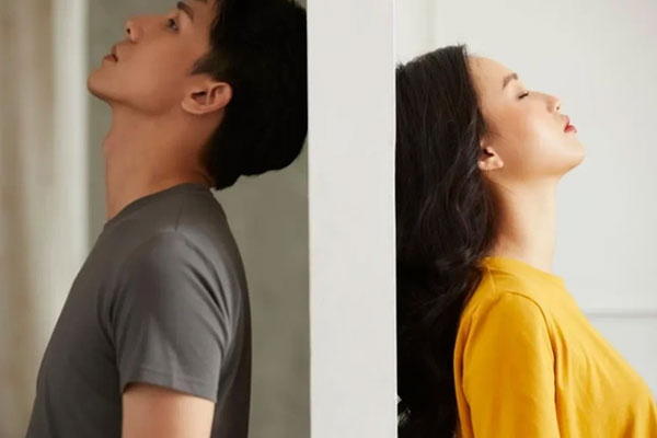 Trong lúc say, bạn của chồng vô tình tiết lộ một chuyện khiến tôi chao đảo-1