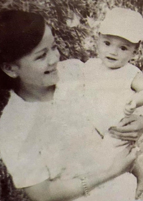 Đàm Vĩnh Hưng ngày bé và con ruột giống nhau như đúc-5