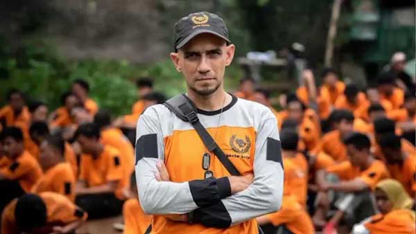 Sự thật tàn khốc về bạo lực ở Indo, nơi xem bóng đá nguy hiểm nhất hành tinh-2