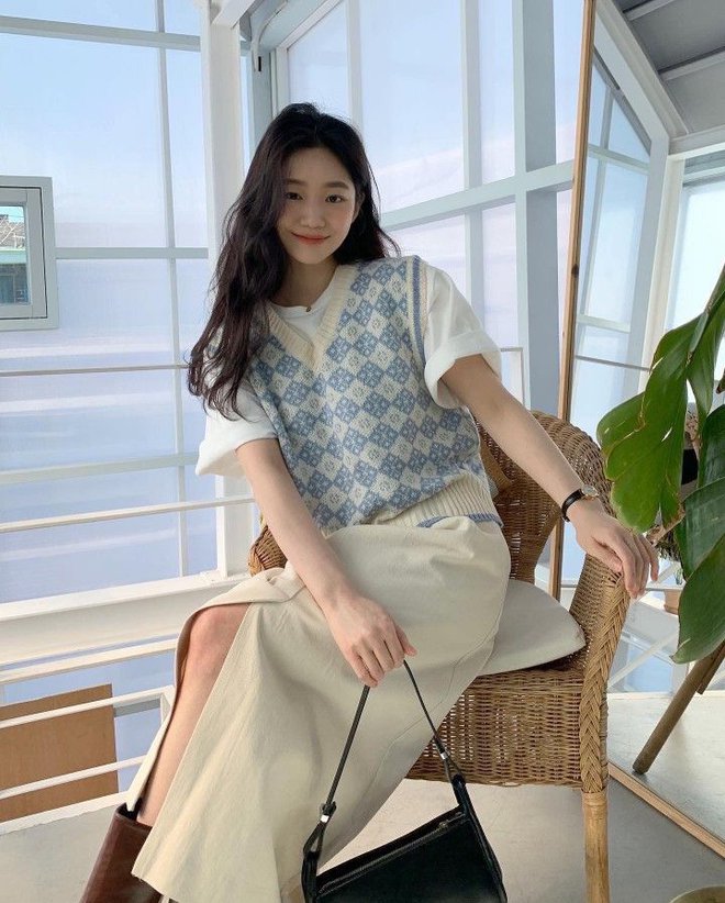 Có 1 kiểu áo khi diện lên giúp chị em trẻ ra đến vài tuổi-6