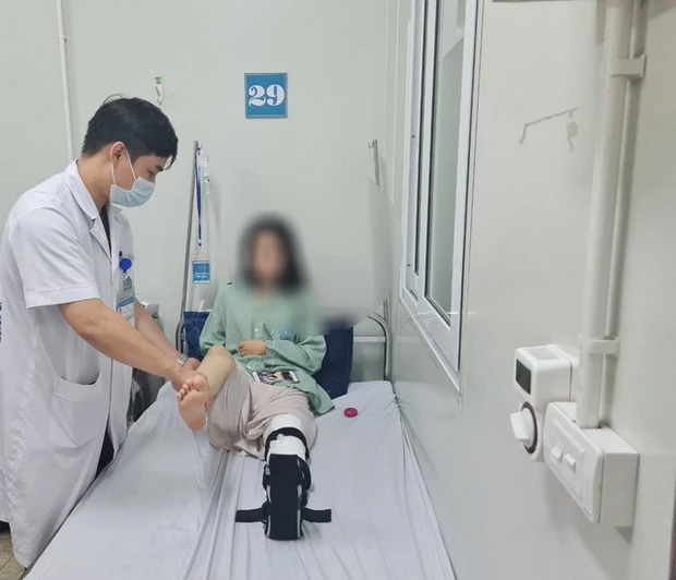 Hiếm gặp: Cẳng chân bé gái bị biến dạng do loạn sản xơ xương-2