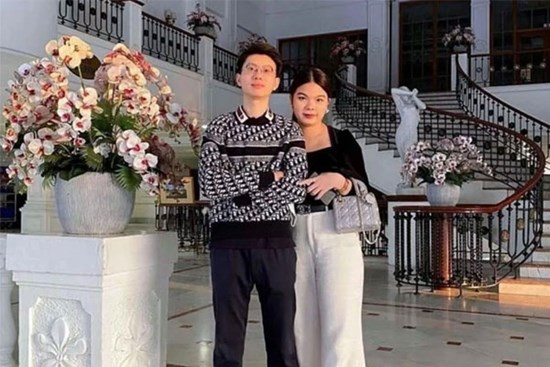 Cặp vợ chồng lừa đảo 23 triệu USD hàng hiệu trốn chạy như thế nào