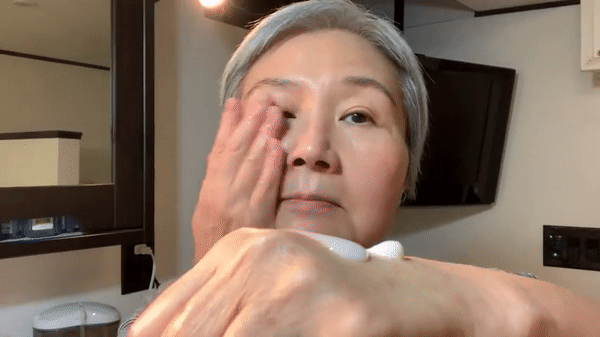 Tuyệt chiêu mix sữa rửa mặt để ngừa lão hóa độc đáo của phụ nữ Hàn-3